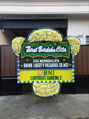 Papan Bunga Duka di Mandaya