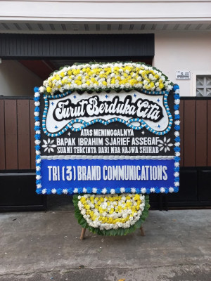 Papan Bunga Duka di Mandaya